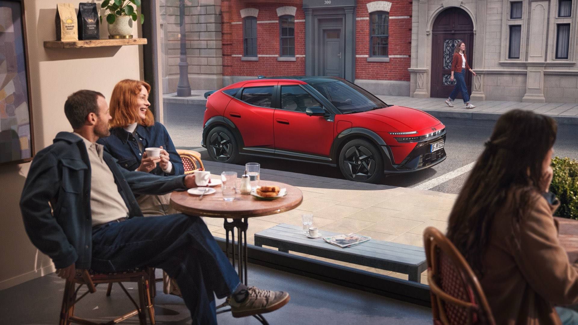 Hyundai IONIQ 3 elektromos jármű modern környezetben.