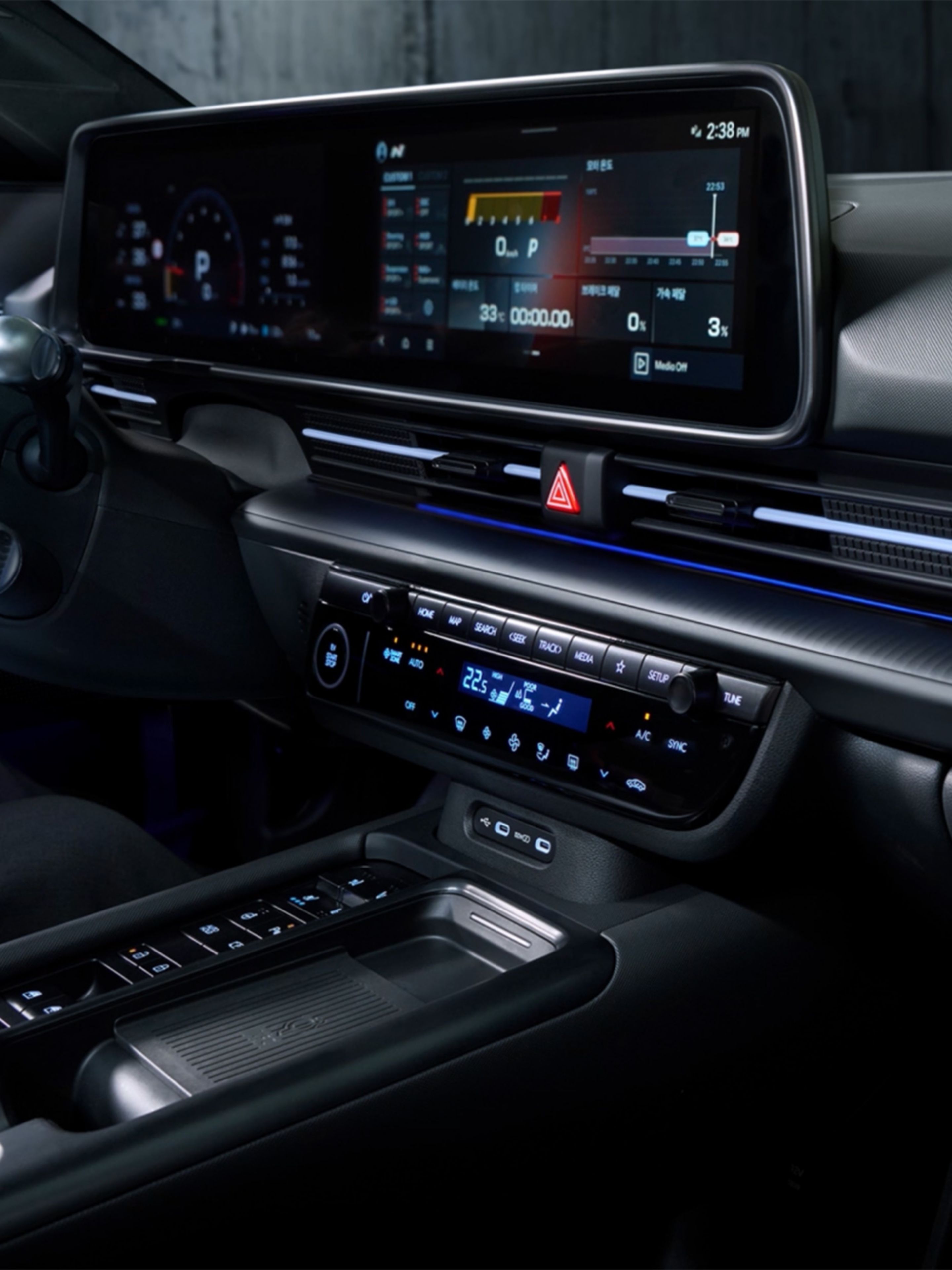 A Hyundai IONIQ 6 N műszerfala közelről.
